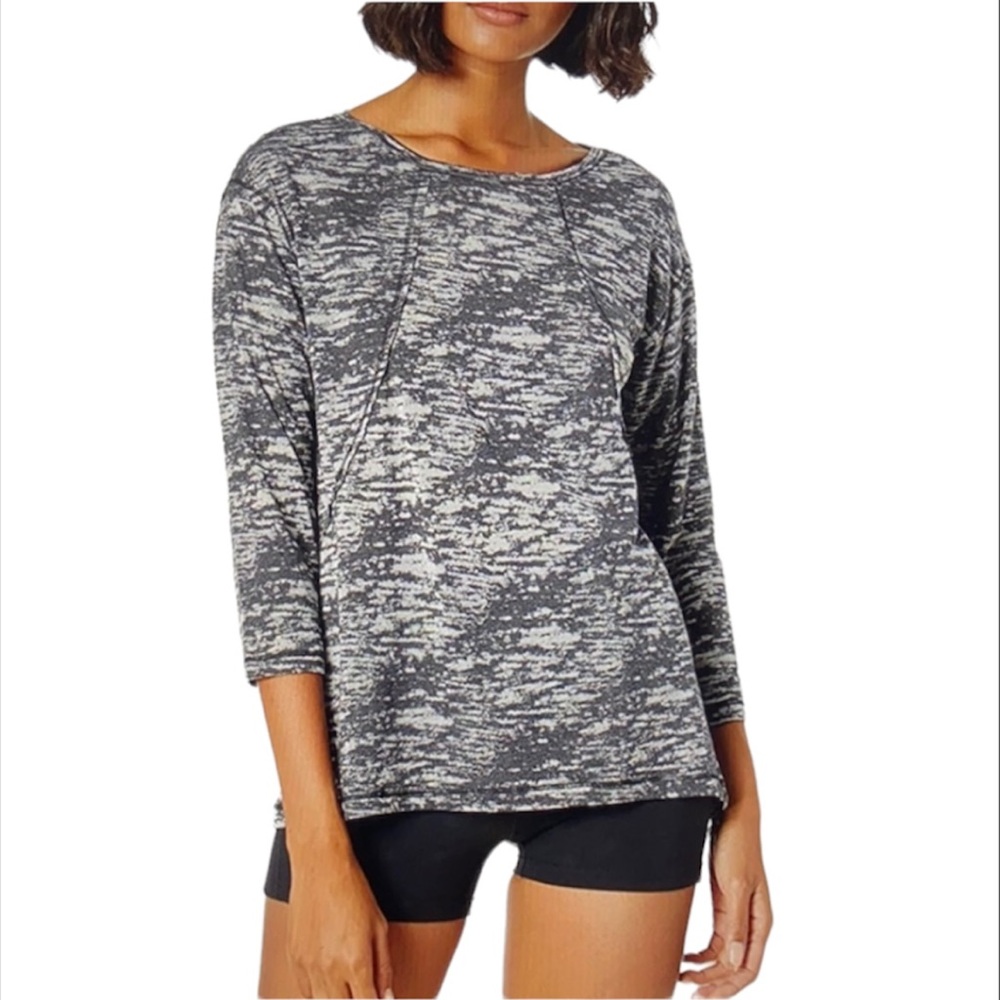 BETSEY JOHNSON burnout soft gray stretchy workout top women’s Size Medium